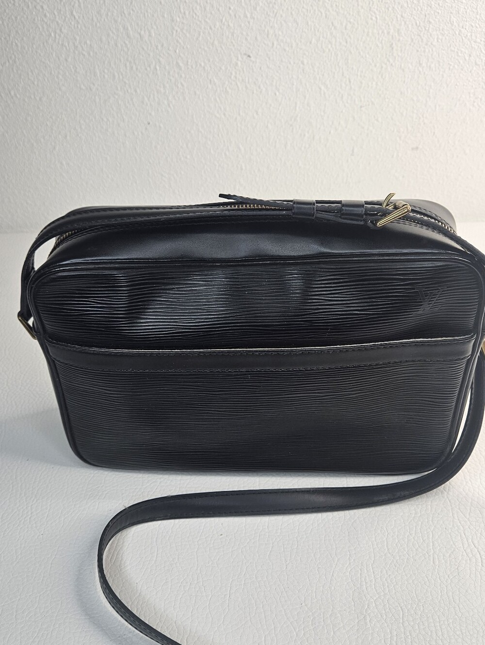 Authentic Louis Vuitton Trocadéro 27 EPI Crossbody Shoulder Bag w/dustcover